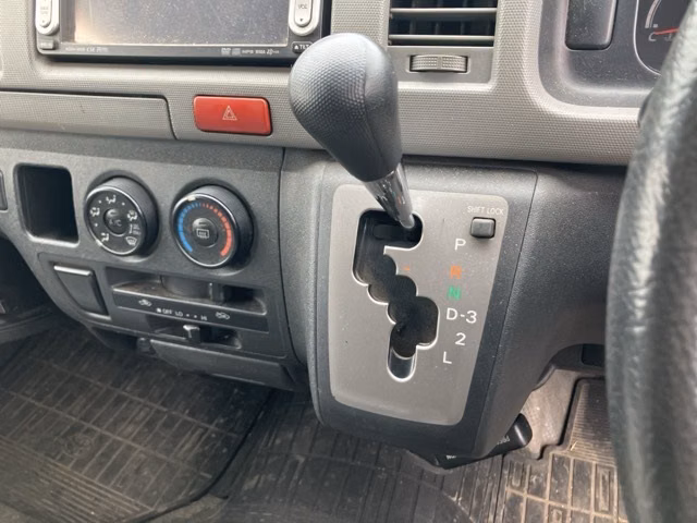 TOYOTA REGIUS ACE