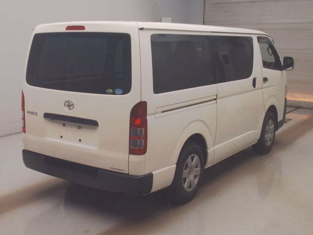 TOYOTA REGIUS ACE