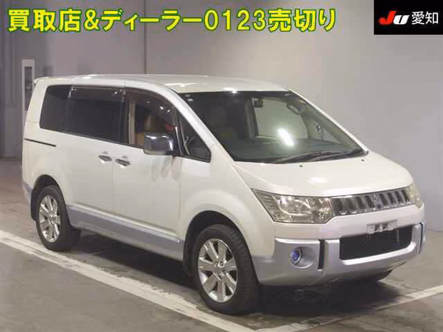MITSUBISHI DELICA D:5
