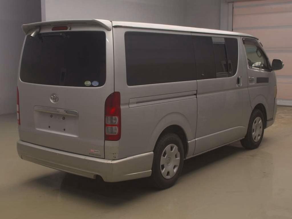 TOYOTA REGIUS ACE