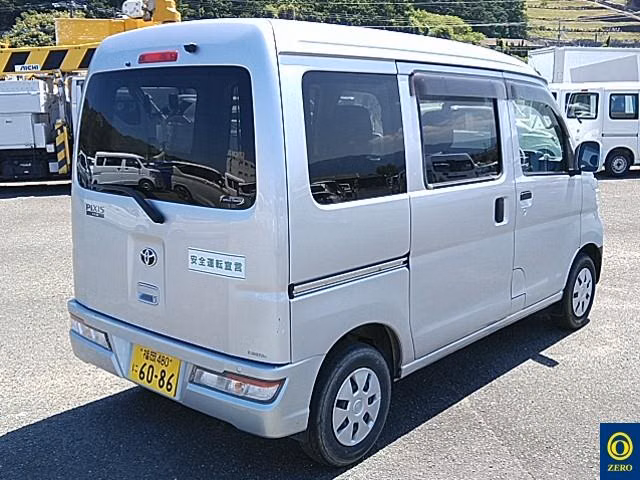 TOYOTA PIXIS VAN