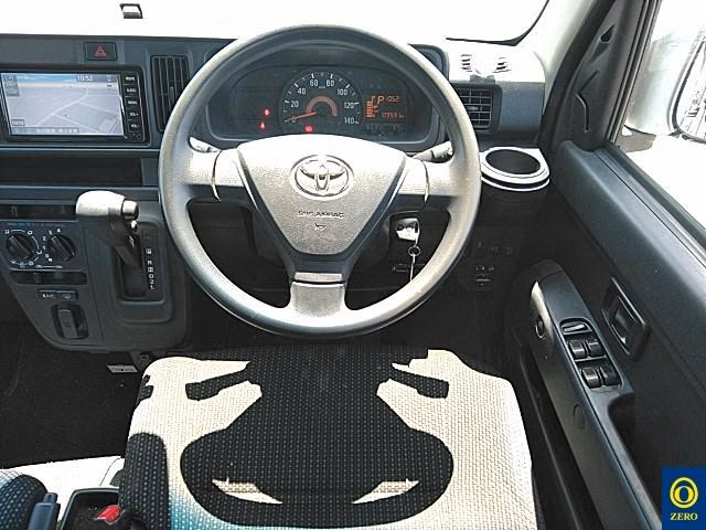 TOYOTA PIXIS VAN