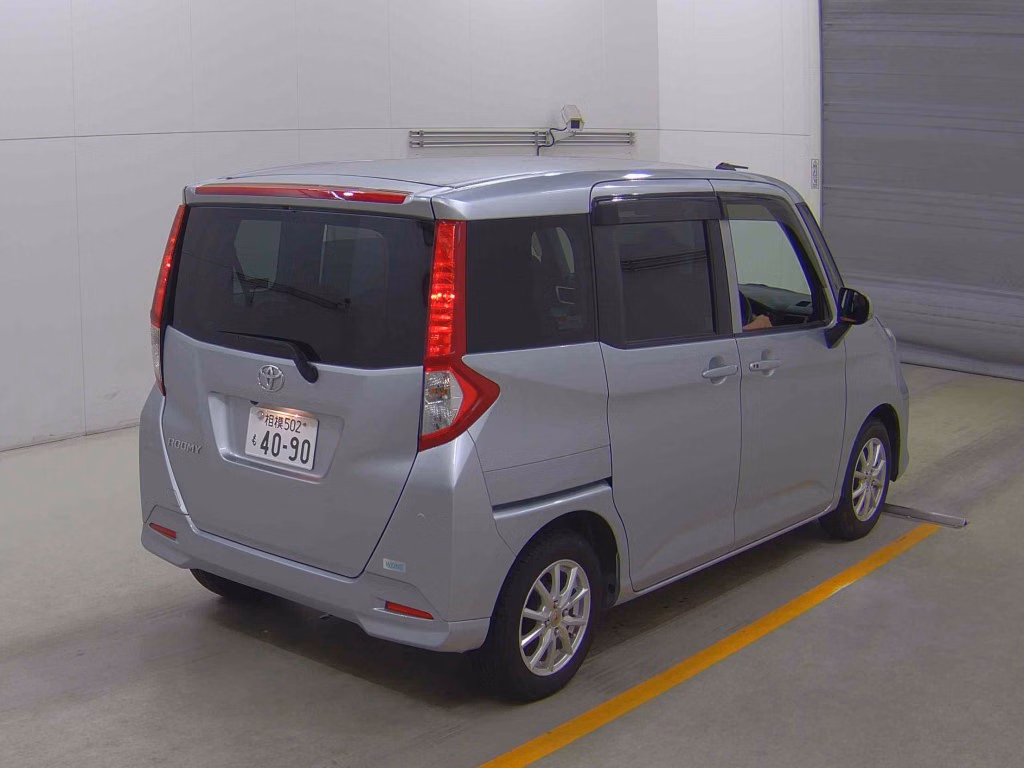 TOYOTA ROOMY