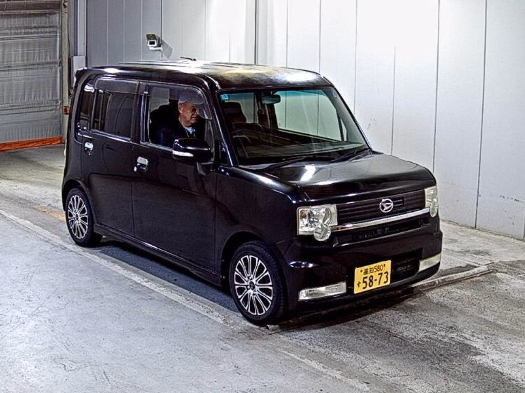 DAIHATSU MOVE CONTE