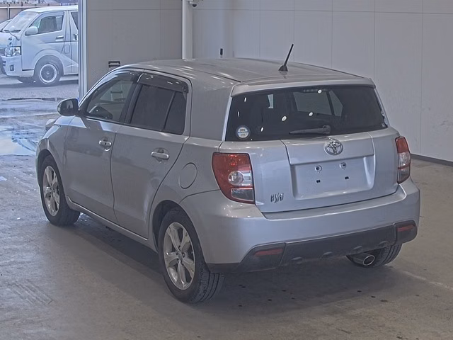 TOYOTA IST