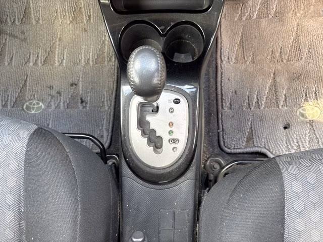 TOYOTA IST