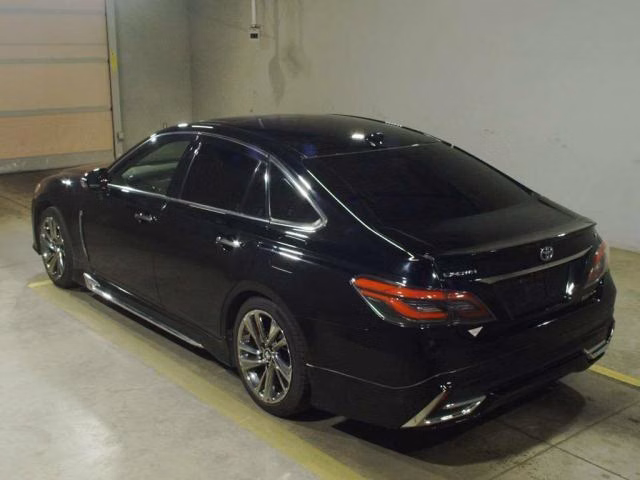 TOYOTA CROWN