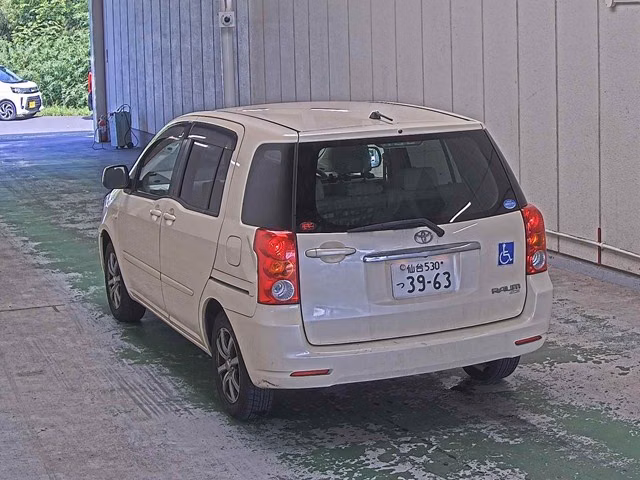TOYOTA RAUM