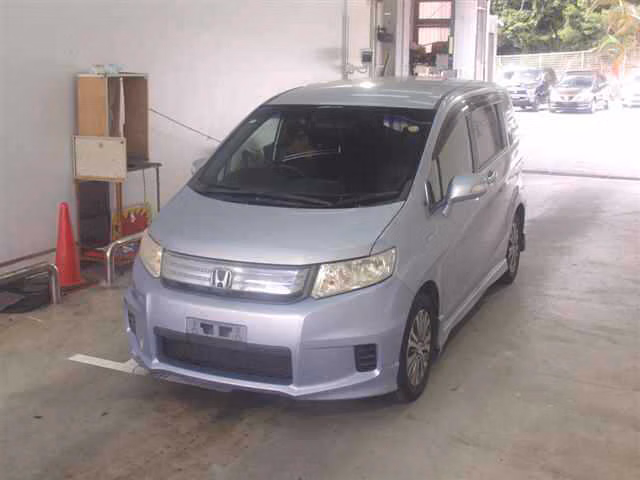 HONDA FREED SPIKE