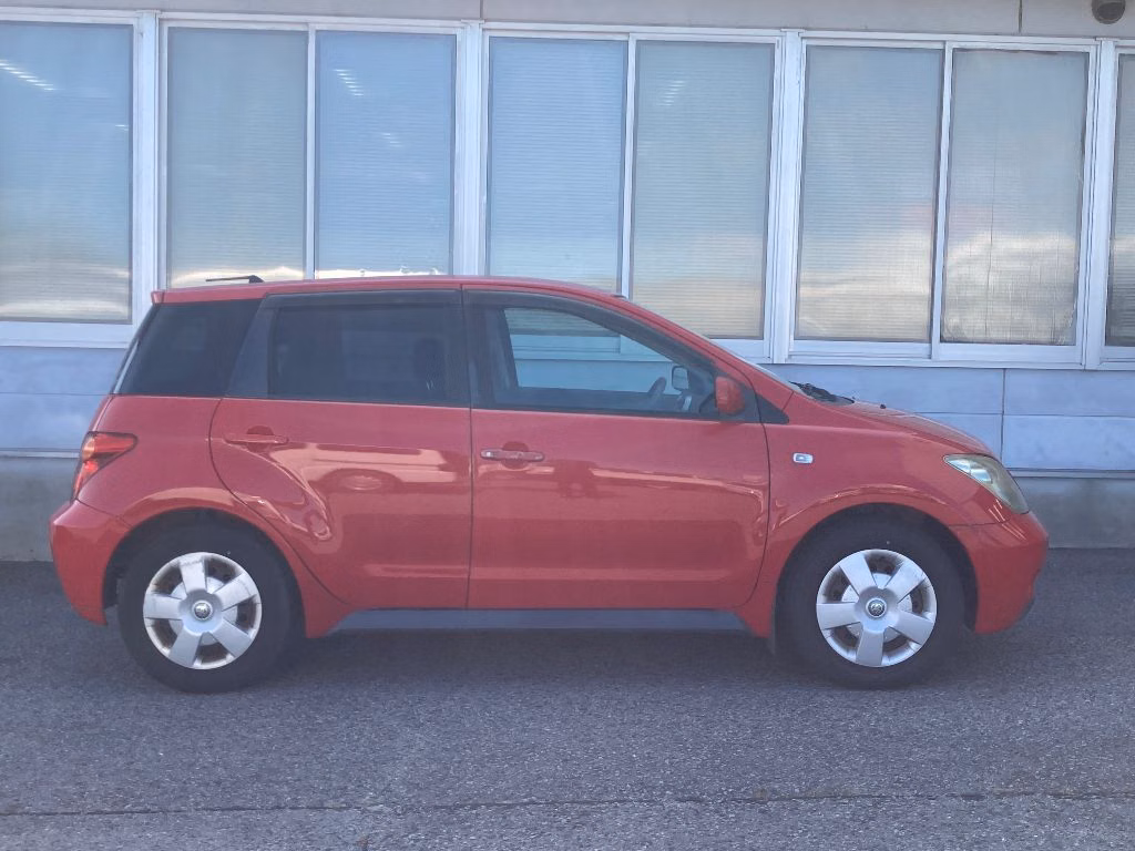 TOYOTA IST