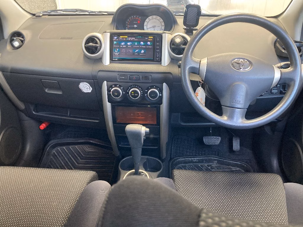 TOYOTA IST