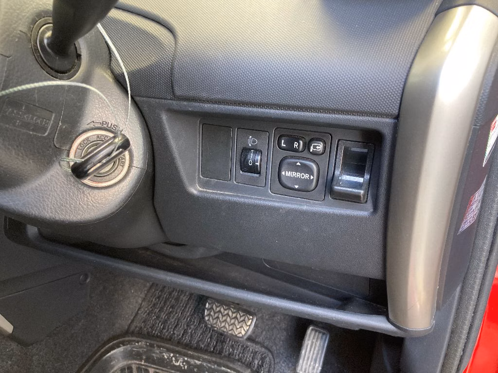 TOYOTA IST