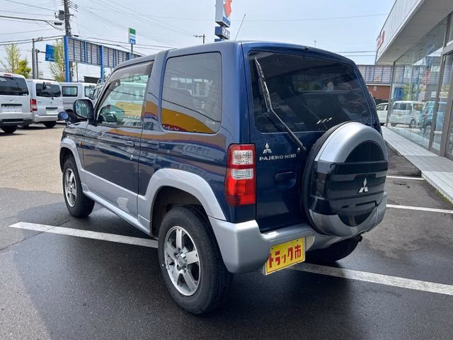 MITSUBISHI PAJERO MINI