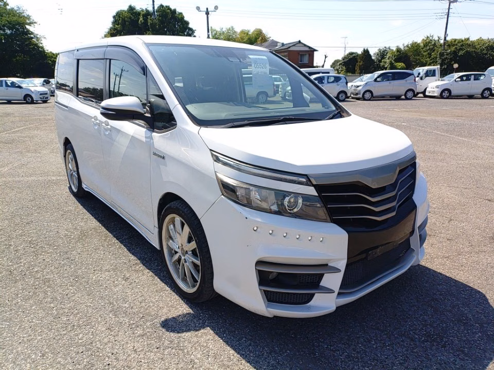 TOYOTA VOXY