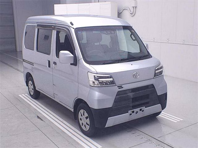 TOYOTA PIXIS VAN