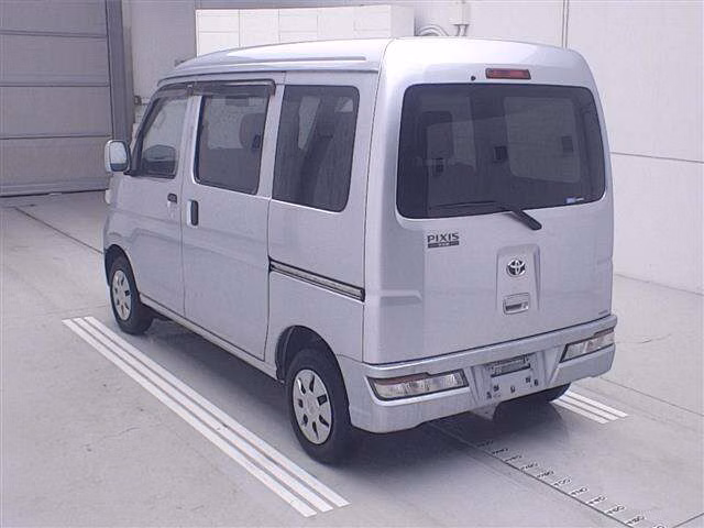 TOYOTA PIXIS VAN