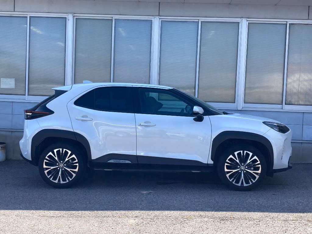 TOYOTA YARIS CROSS