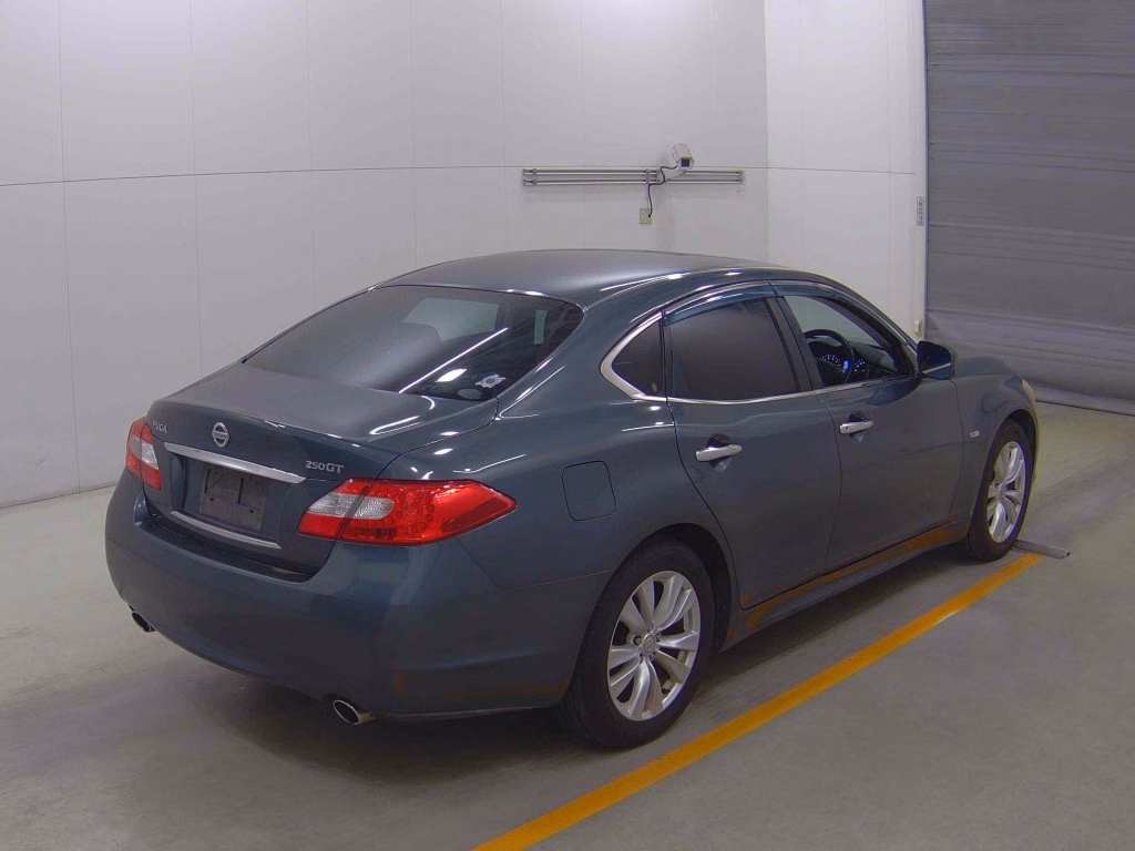 NISSAN FUGA