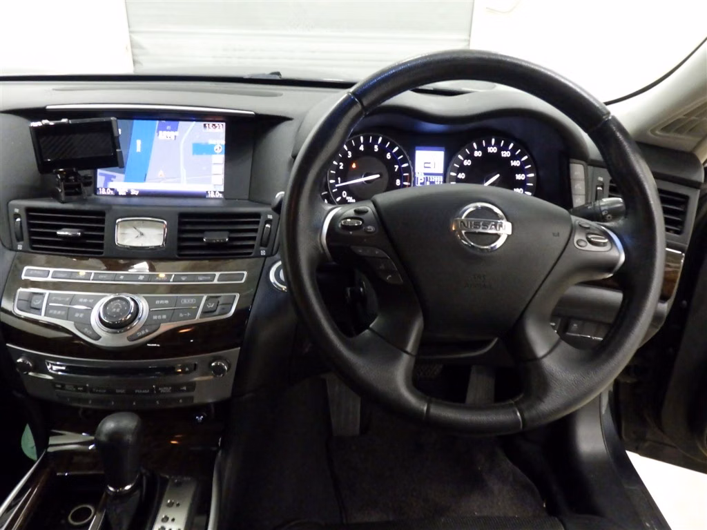 NISSAN FUGA