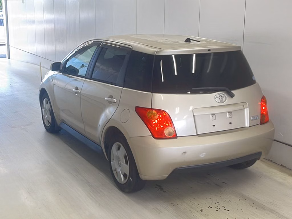 TOYOTA IST