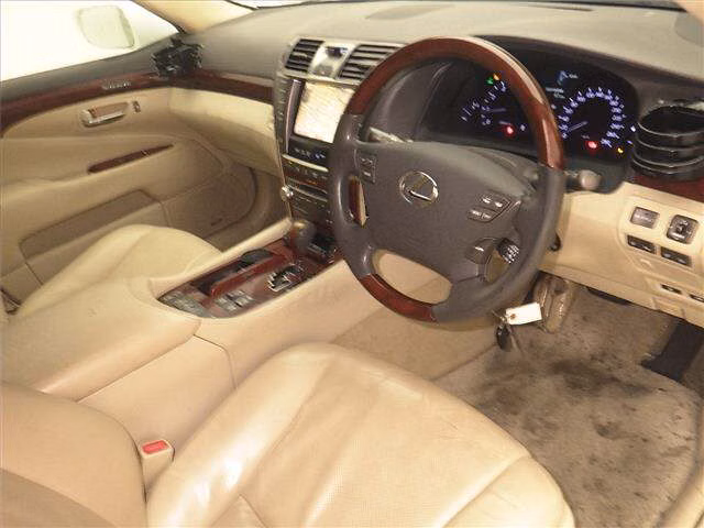LEXUS LS460