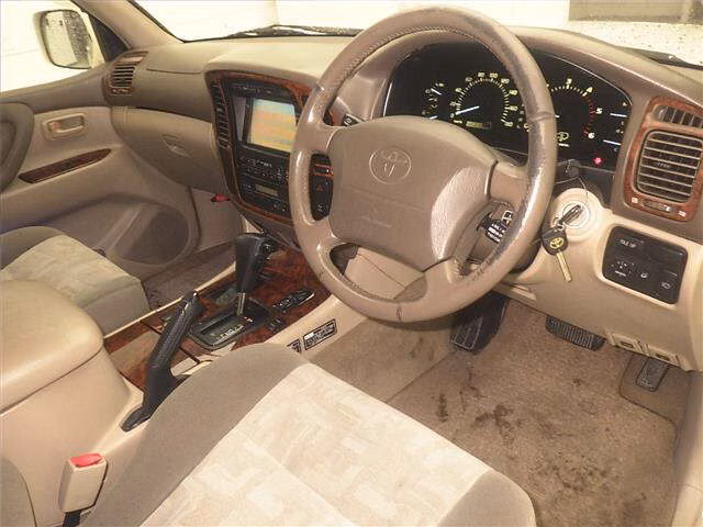 TOYOTA LAND CRUISER