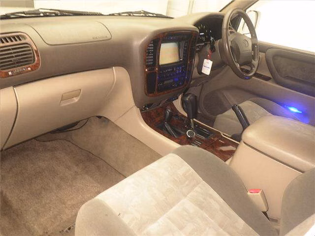 TOYOTA LAND CRUISER