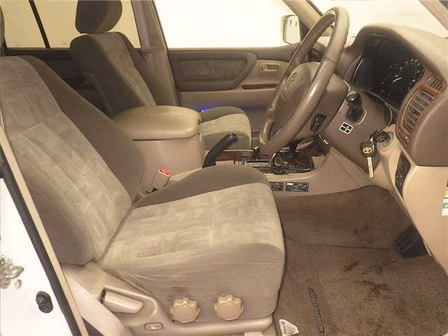 TOYOTA LAND CRUISER