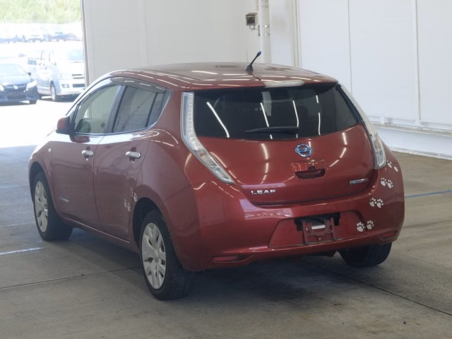 NISSAN LEAF