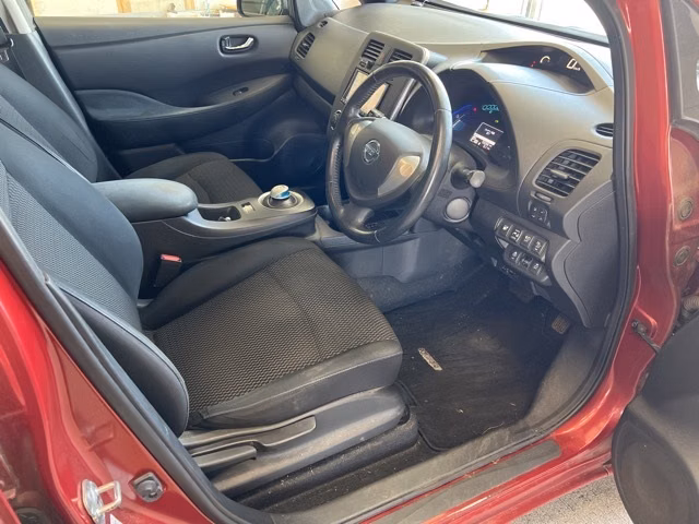 NISSAN LEAF