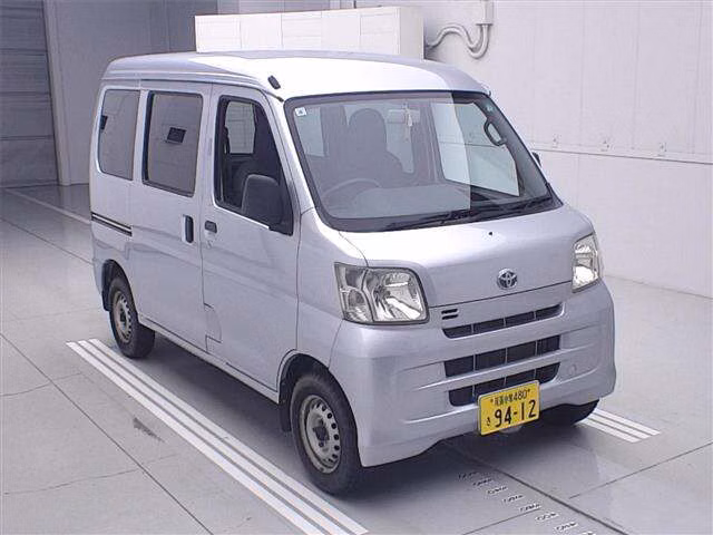 TOYOTA PIXIS VAN