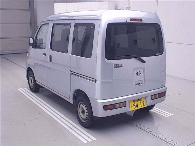 TOYOTA PIXIS VAN