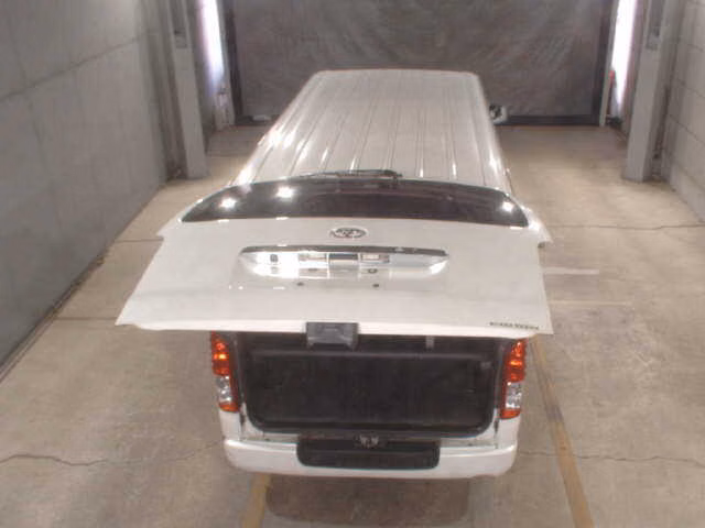 TOYOTA REGIUS ACE