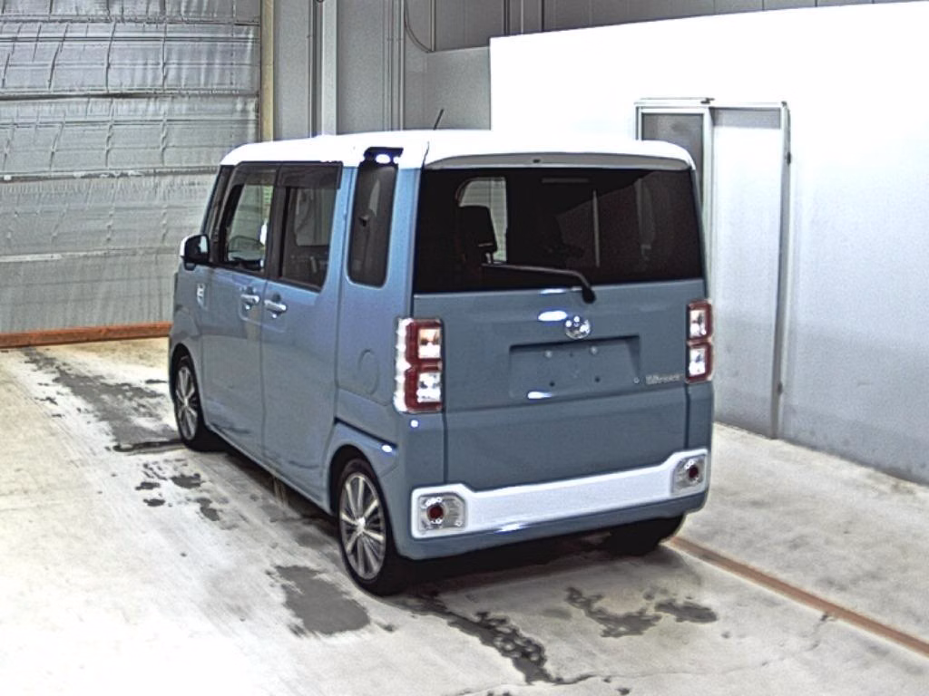 DAIHATSU WAKE