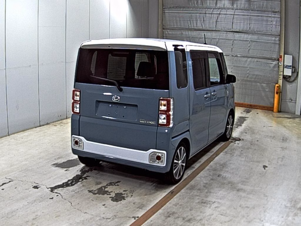 DAIHATSU WAKE
