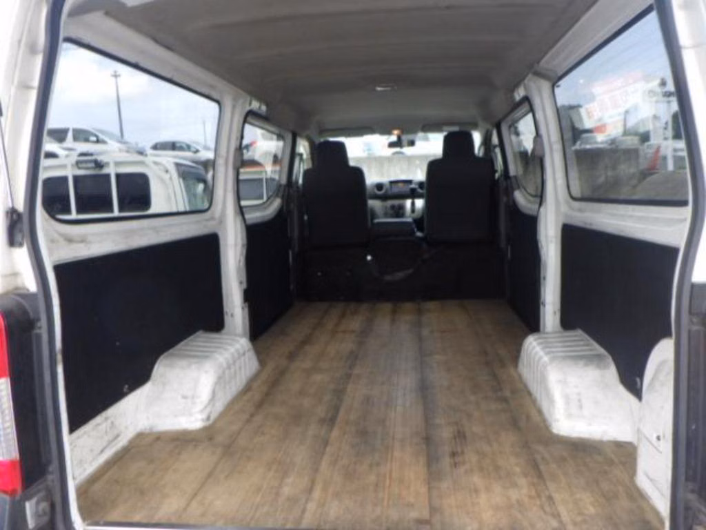 NISSAN NV350 CARAVAN