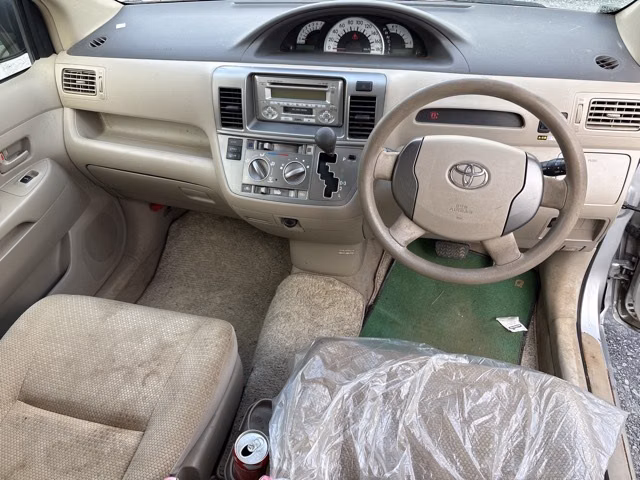 TOYOTA RAUM