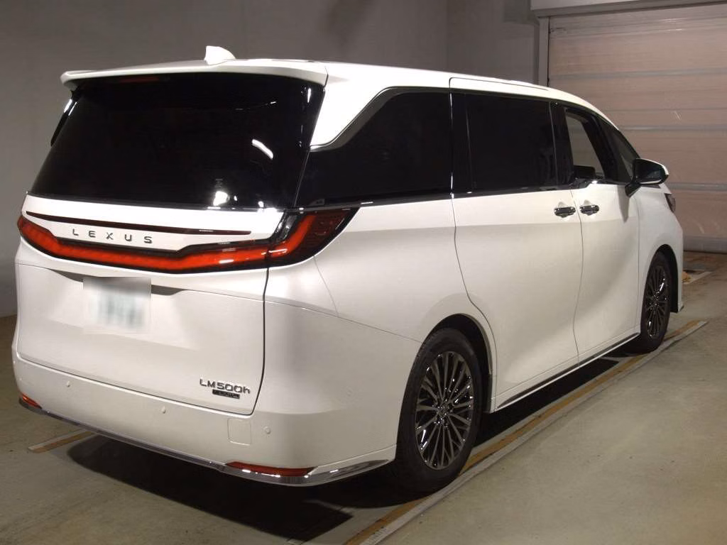 LEXUS LM500H