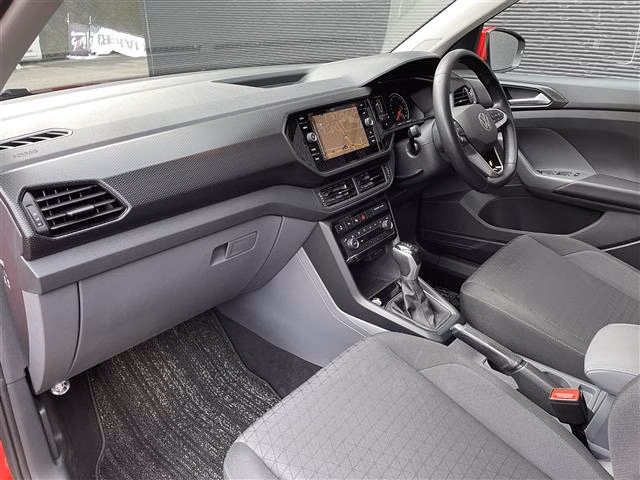 VOLKSWAGEN T-CROSS