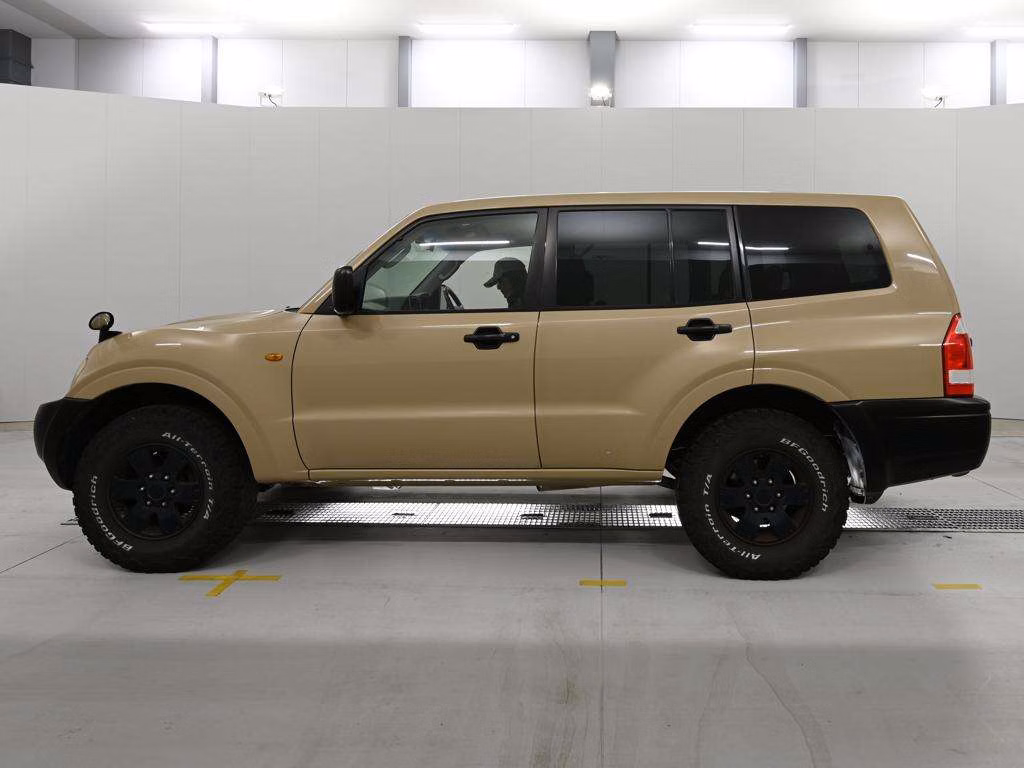 MITSUBISHI PAJERO