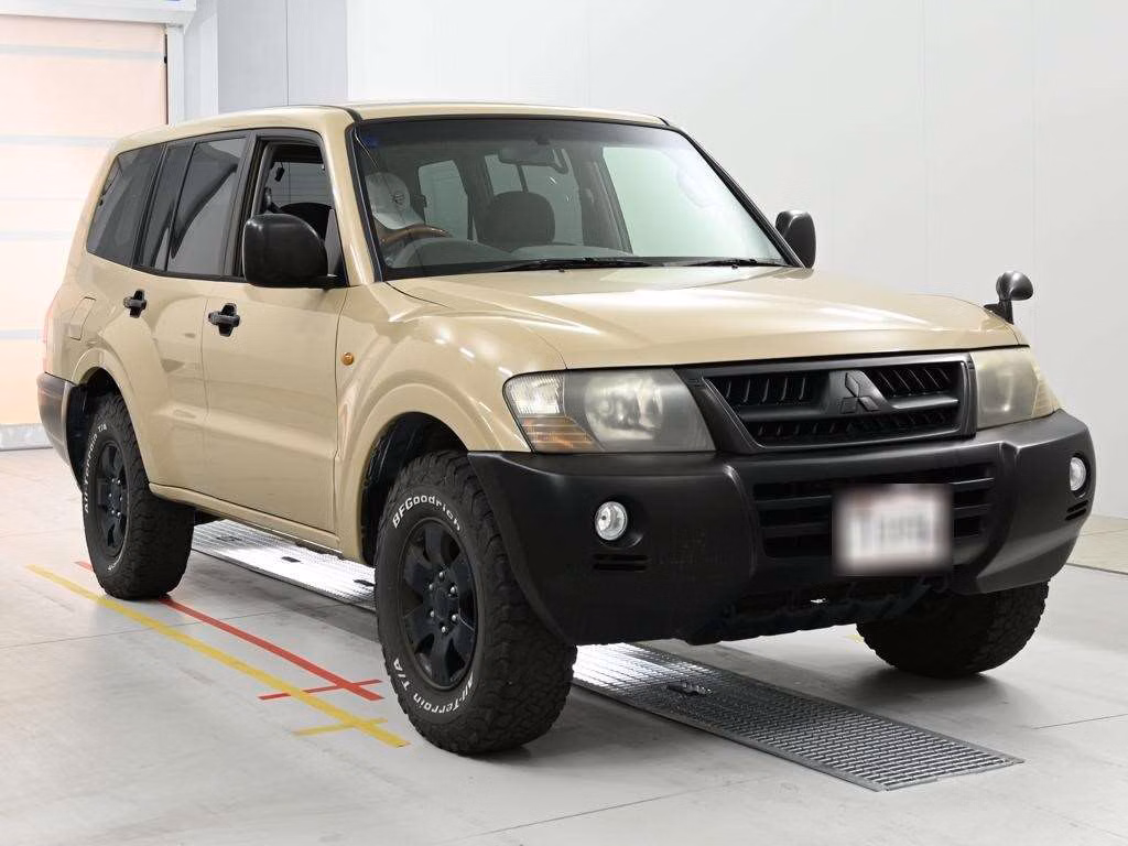 MITSUBISHI PAJERO