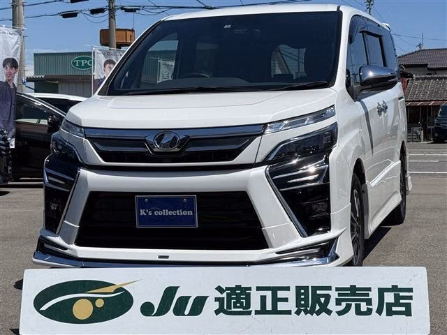 TOYOTA VOXY