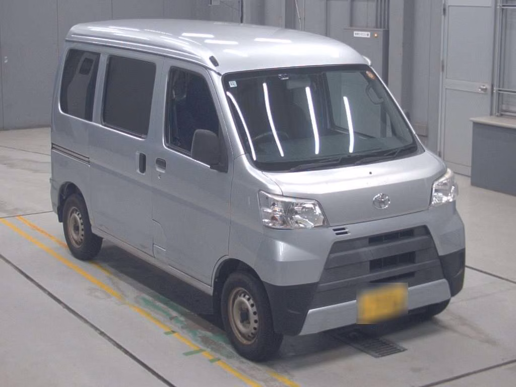 TOYOTA PIXIS VAN