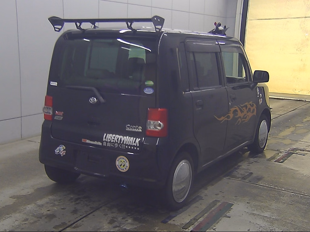 DAIHATSU MOVE CONTE