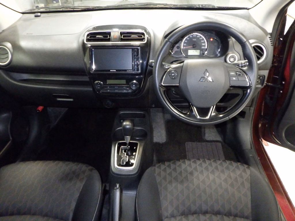 MITSUBISHI MIRAGE