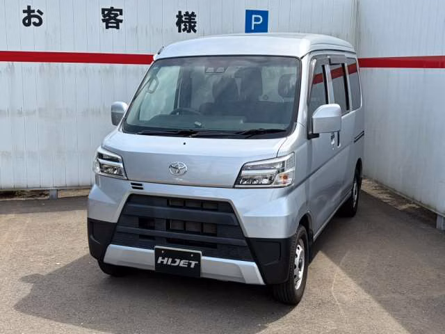 TOYOTA PIXIS VAN
