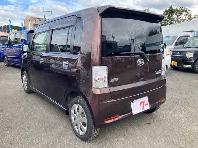 DAIHATSU MOVE CONTE