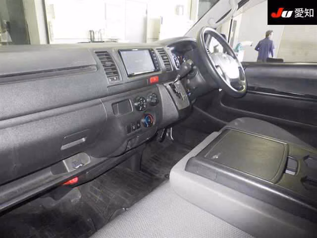 TOYOTA REGIUS ACE