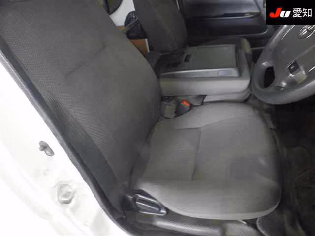TOYOTA REGIUS ACE