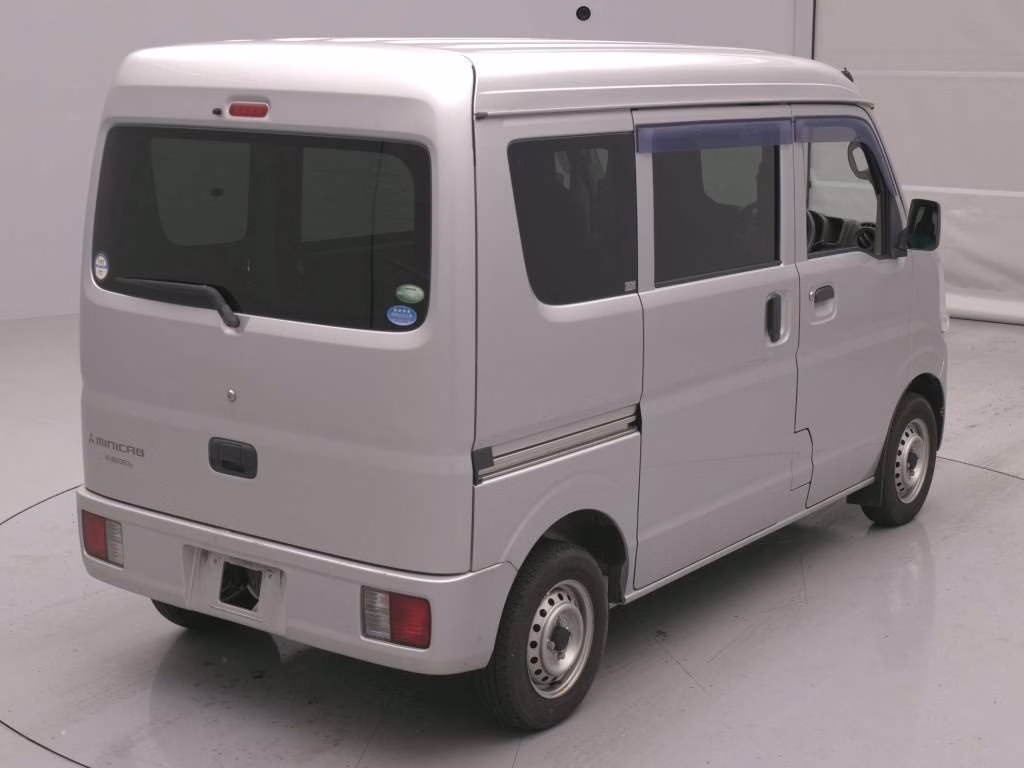 MITSUBISHI MINICAB
